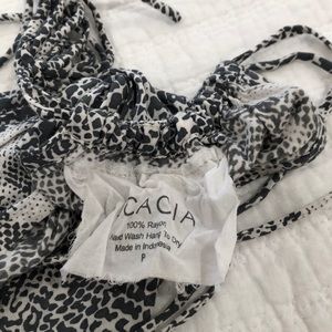 acacia swimwear Swim - Acacia cotton cover up snake P. Worn a few times acacia swimwear Swim - Acacia cotton cover up snake P. Worn a few times